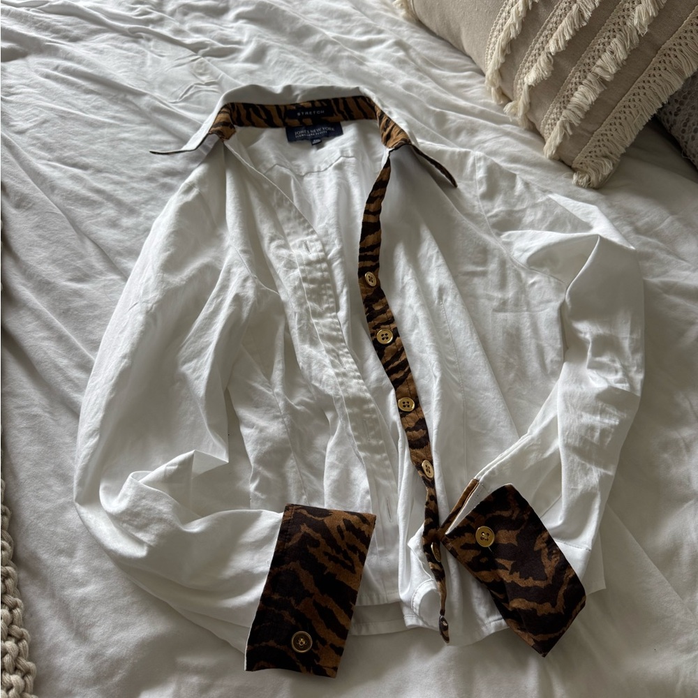 JONES NEW YORK BUTTON DOWN